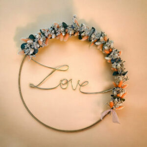Couronne fleurie  LOVE diamètre 45cm
