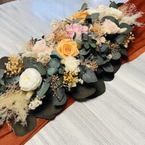 Centre de table éternel pastel – Fleurs stabilisées & eucalyptus 65 cm