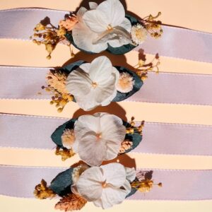 Bracelet Demoiselle d’Honneur en Fleurs Stabilisées – Ruban Satin – Assorti au Bouquet de Mariée – Personnalisable